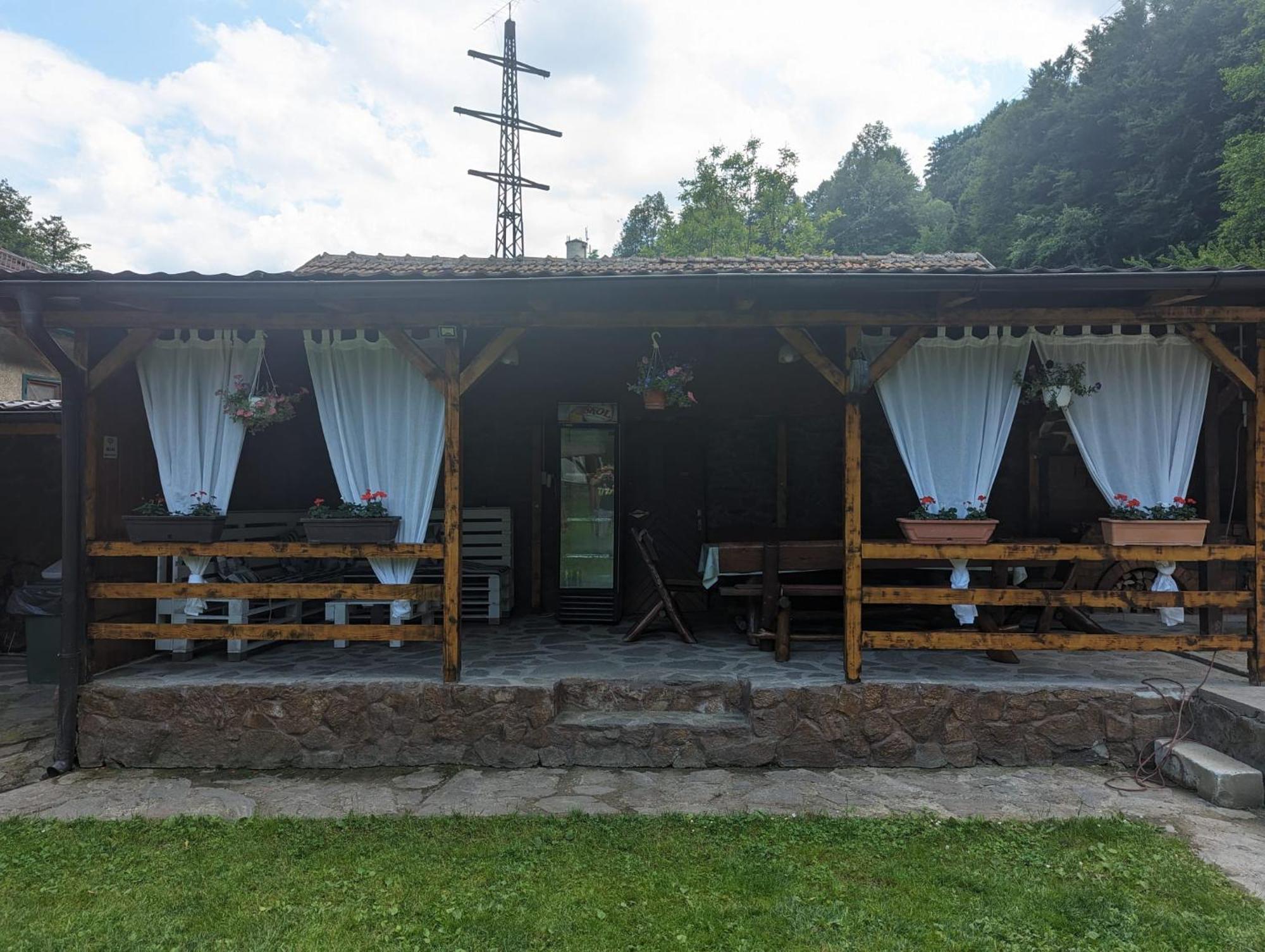 Casa Alex Văliug Exterior foto